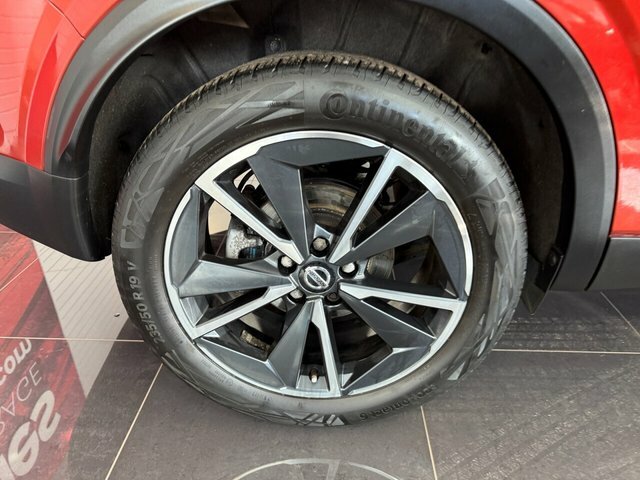 Nissan Qashqai Suv NL22TUU Red #3