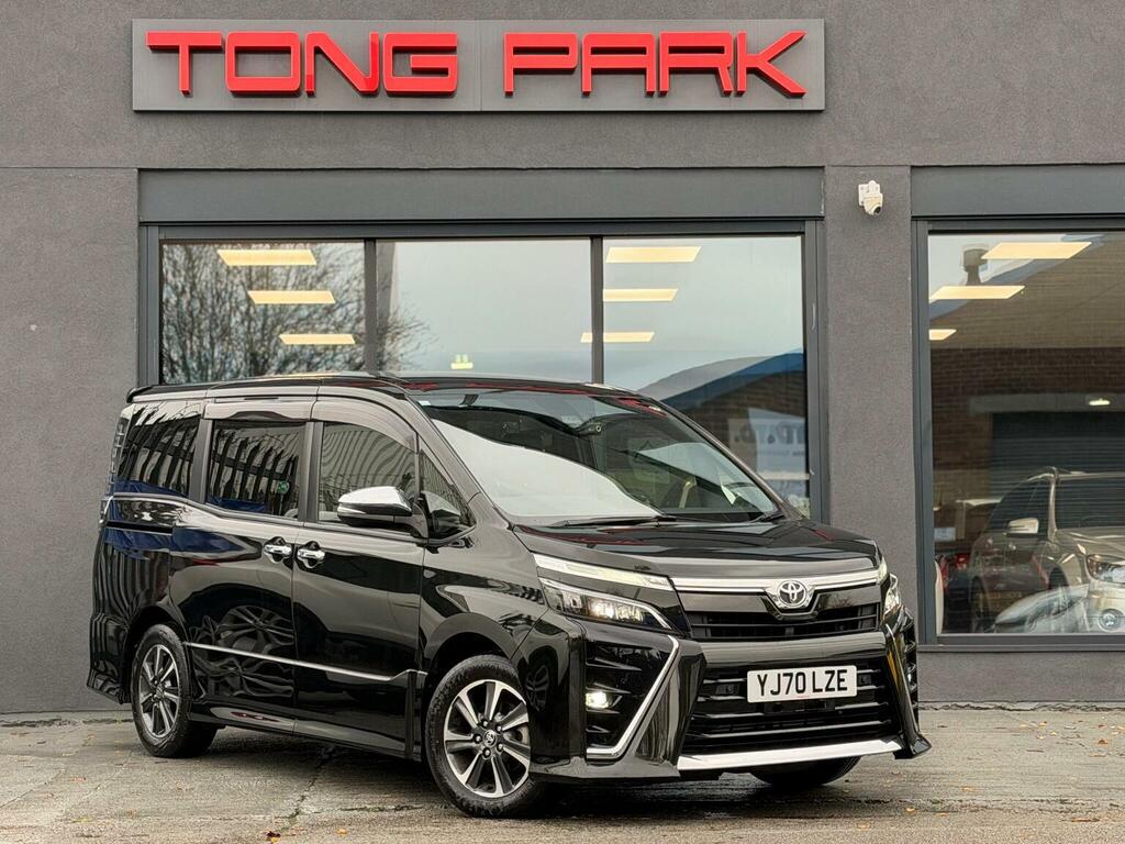 Toyota Voxy Mpv Zs Kirammeki III 2.0 8 Seats 2020 Black