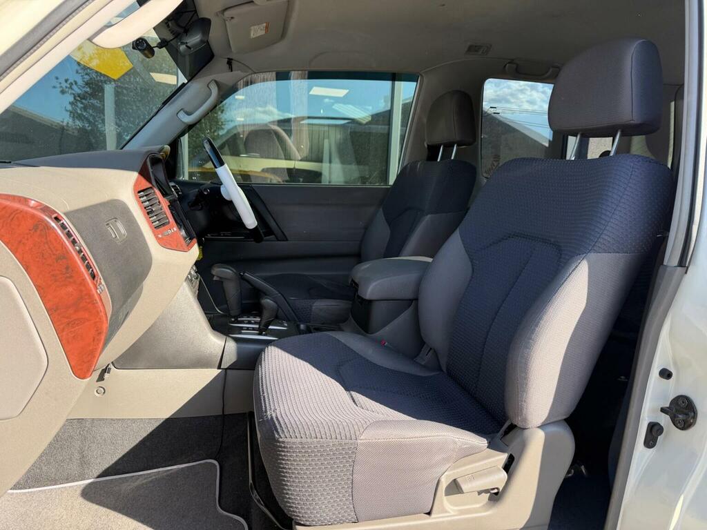 Mitsubishi Shogun 3.5 V6 Elegance Silver #14