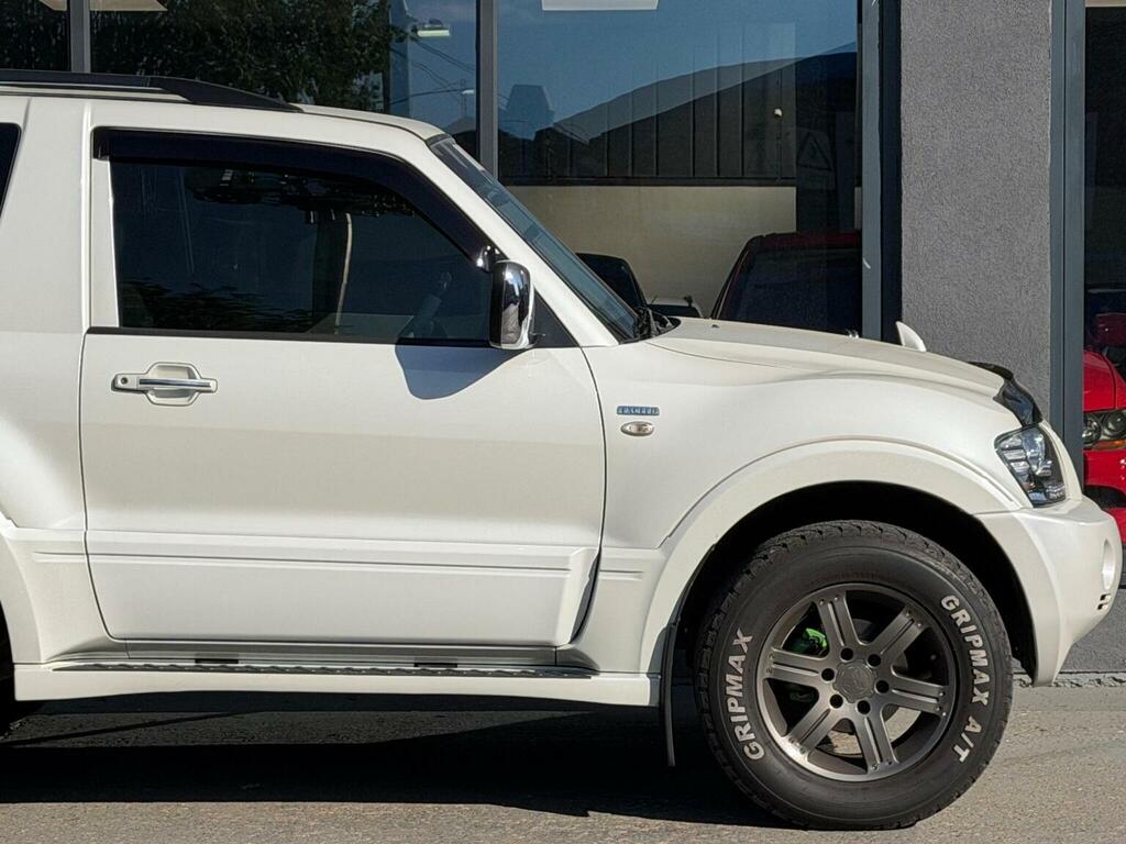 Mitsubishi Shogun 3.5 V6 Elegance Silver #8