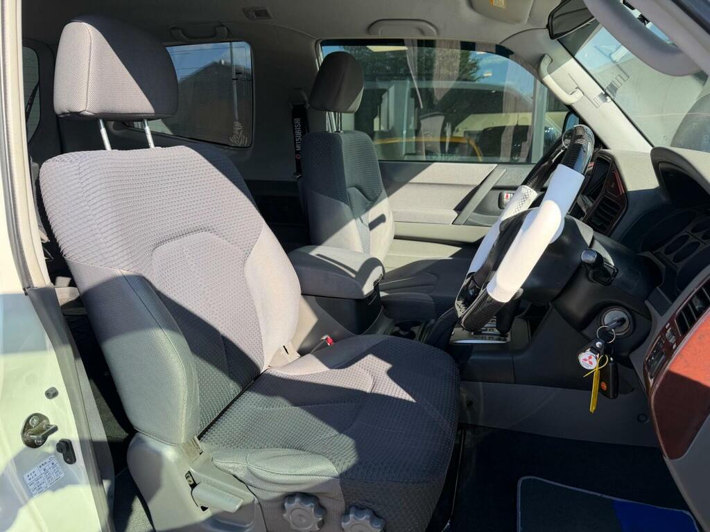 Mitsubishi Shogun 3.5 V6 Elegance Silver #18