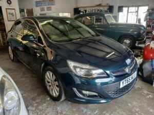 Vauxhall Astra 2.0 Cdti Elite H B Green Met 35 Road Tax Very 