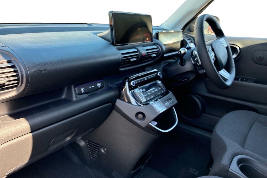 Hyundai Inster Long Range 49Kwh 02 Suv White #2