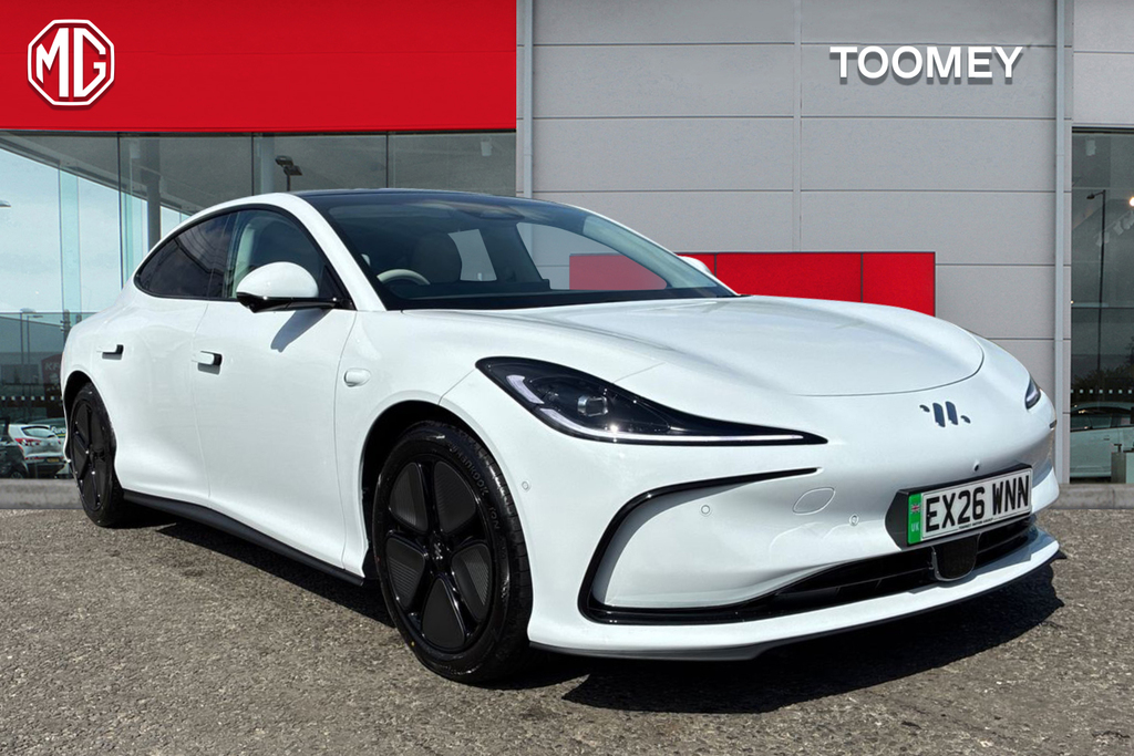 MG IM5 75Kwh Standard Range Saloon White