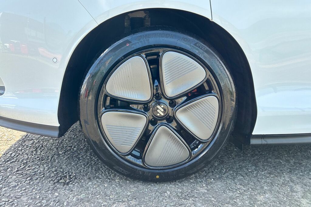 MG IM5 75Kwh Standard Range Saloon White #5