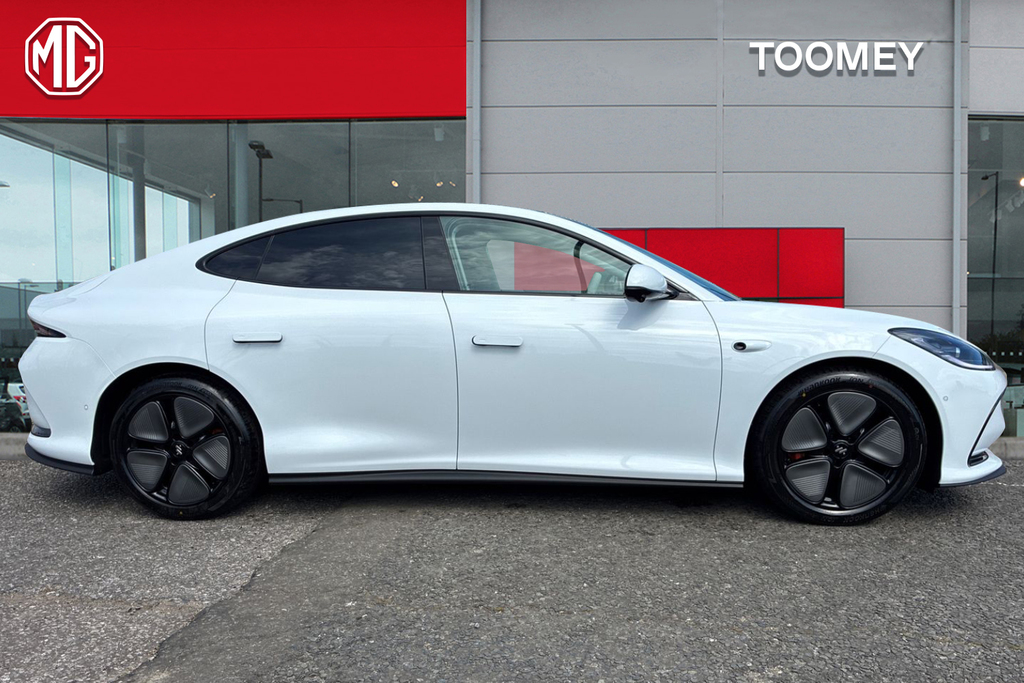 MG IM5 75Kwh Standard Range Saloon White #4