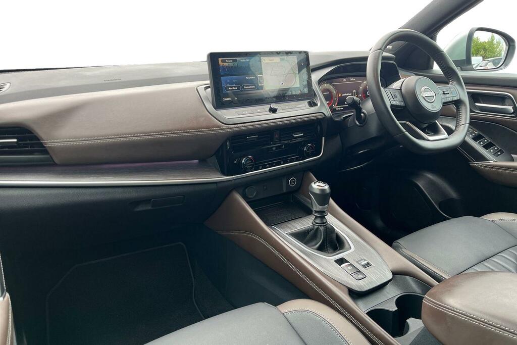 Nissan Qashqai 1.3 Dig T Mhev Tekna Suv Hybrid EK25GYA Silver #2