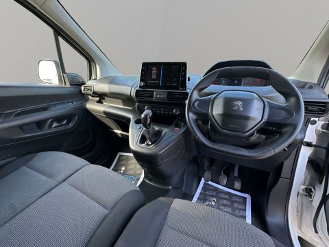 Peugeot Partner 2019 19 1.6 NV19YZG White #5