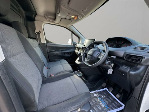 Peugeot Partner 2019 19 1.6 NV19YZG White #2