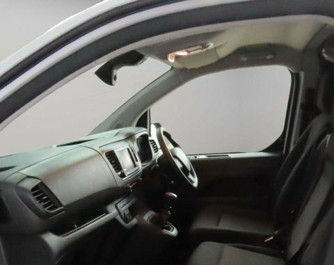 Vauxhall Vivaro 2023 73 1.5 DP73FWG White #5