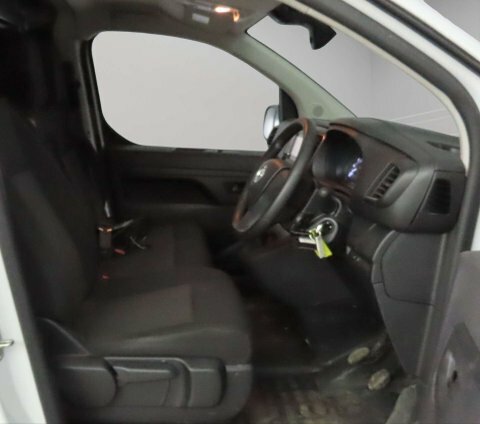 Vauxhall Vivaro 2023 73 1.5 DP73FWG White #2