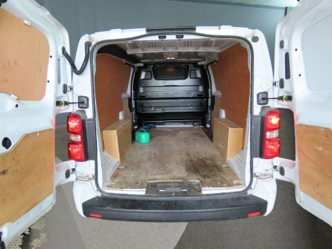 Vauxhall Vivaro 2023 73 1.5 DP73FWG White #6