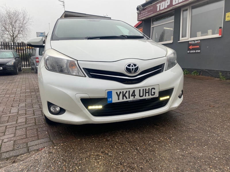 Toyota Yaris Vvt-i Icon Plus YK14UHG White #3