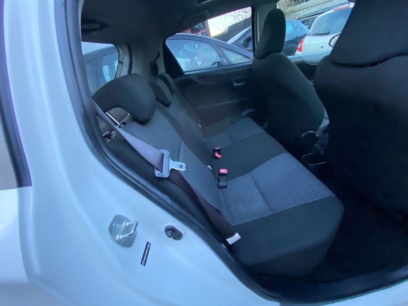 Toyota Yaris Vvt-i Icon Plus YK14UHG White #6