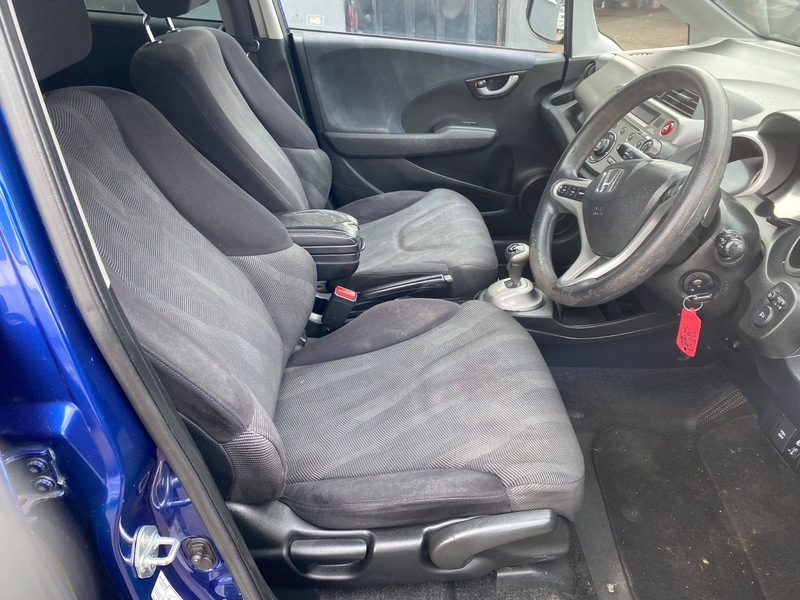 Honda Jazz I-vtec Es I-shift HG59FPX Blue #6