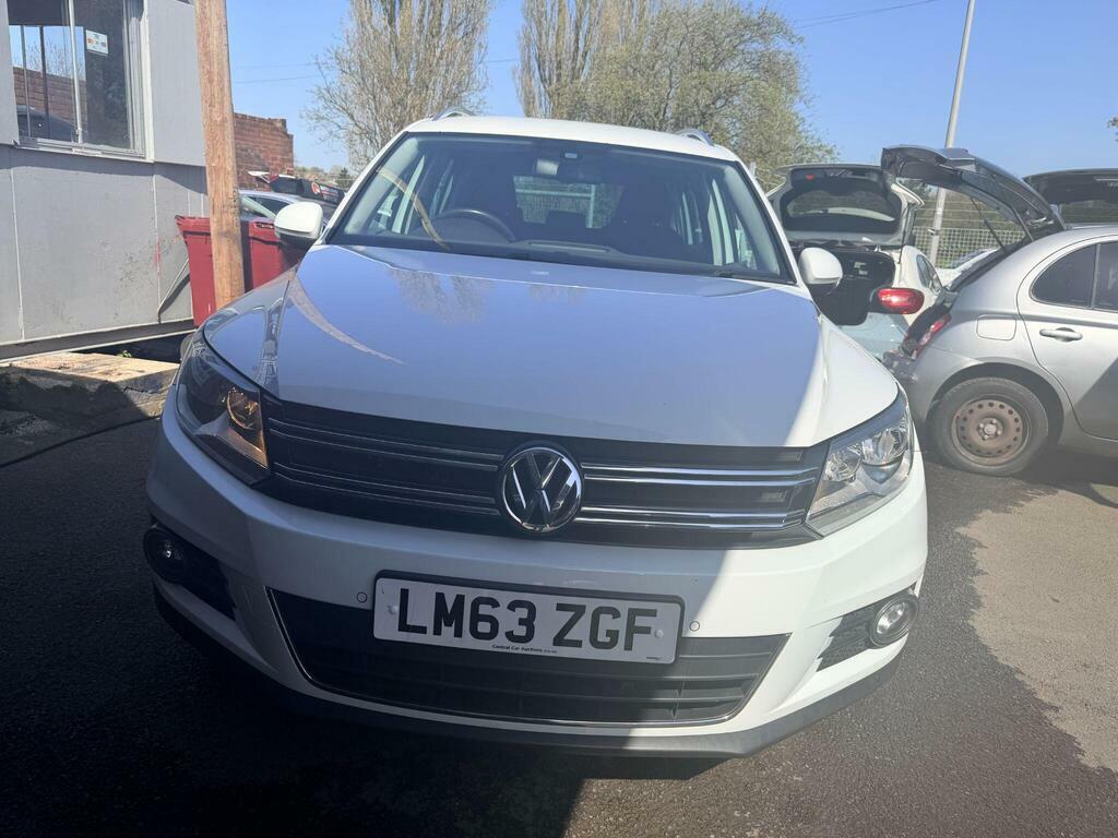 Volkswagen Tiguan 2.0 Tdi Bluemotion Tech Match Dsg 4Wd Euro 5 Ss LM63ZGF White #2