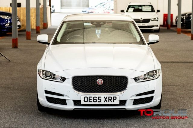 Jaguar XE 2.0 Gtdi Portfolio Saloon Euro 6 White #2