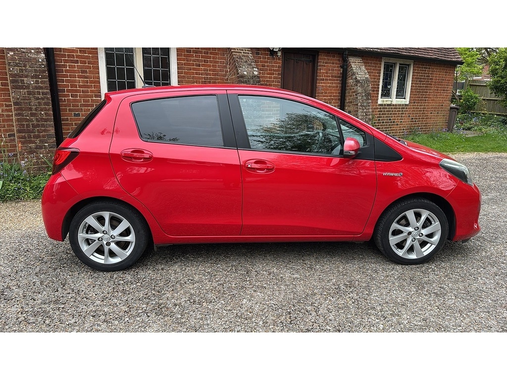 Toyota Yaris 1.5 Vvt-h Excel Hatchback Hybrid E-cvt AV16NMO Red #3