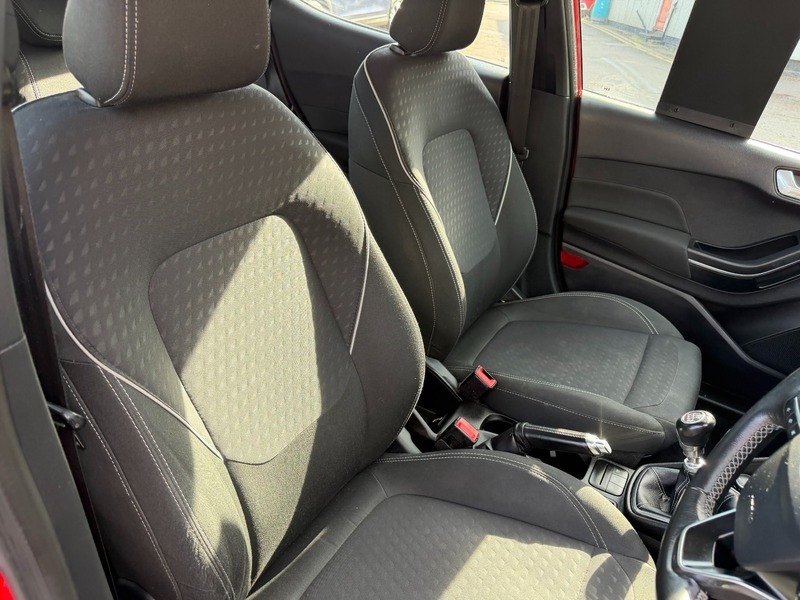 Ford Fiesta Zetec Only YJ68TBN Red #6