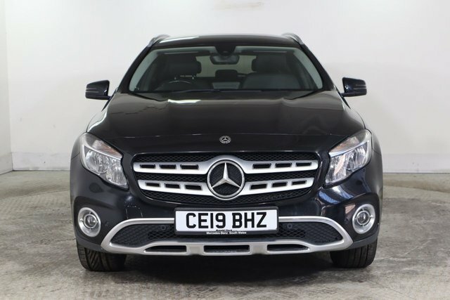 Mercedes-Benz GLA Class 1.6 Gla200 Sport Executive Suv CE19BHZ Black #2