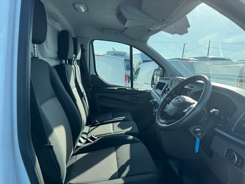 Ford Transit Custom 300 Leader P V WN72XJD White #5