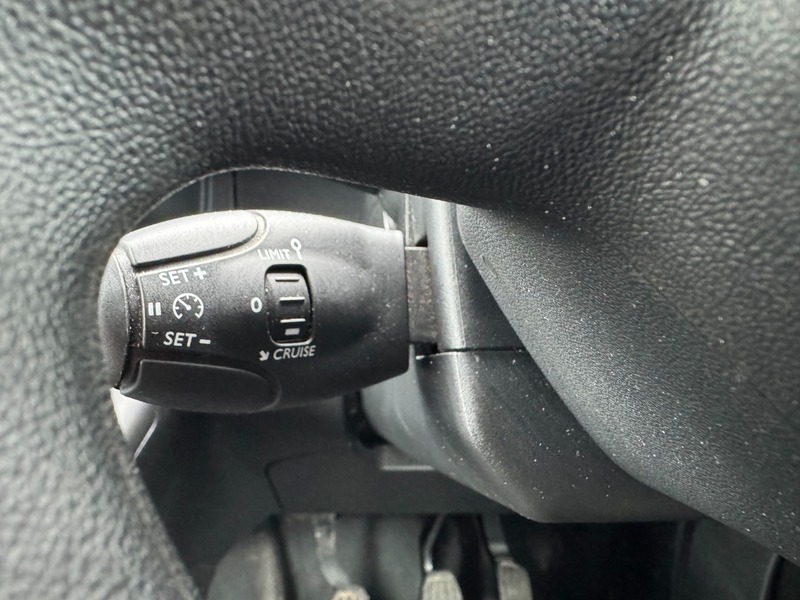 Peugeot Partner Bluehdi Professional Premium Plus CK24VGO White #4