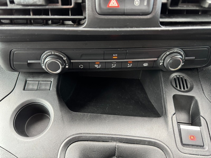 Peugeot Partner Bluehdi Professional Premium Plus CK24VGO White #2