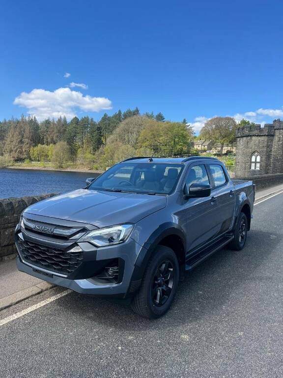 Isuzu D-Max 1.9 V-cross Steel Edition Double Cab 4X4 - 20 Grey