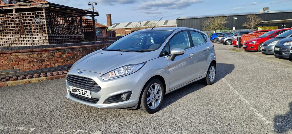 Ford Fiesta 1.25 Zetec Hatchback Silver
