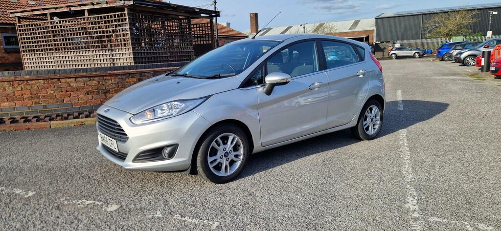 Ford Fiesta 1.25 Zetec Hatchback BN66ZFL Silver #2