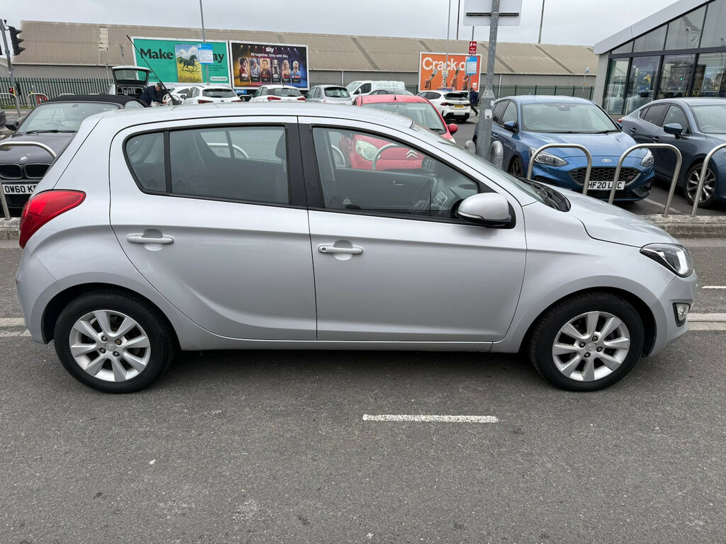 Hyundai I20 1.1 Crdi Active Hatchback Euro 5 Silver #4