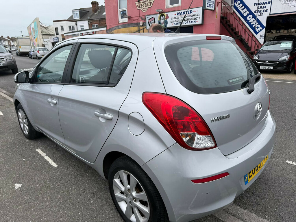Hyundai I20 1.1 Crdi Active Hatchback Euro 5 Silver #5