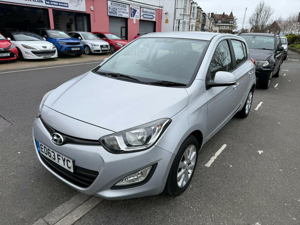 Hyundai I20 1.1 Crdi Active Hatchback Euro 5 Silver