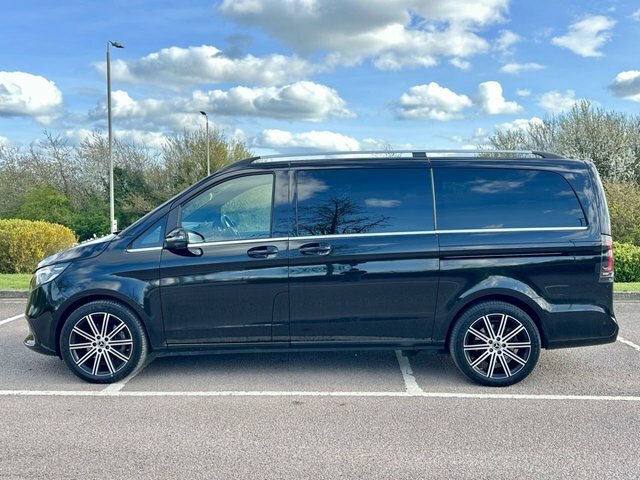 Mercedes-Benz V Class V300d Premium Mpv Black #2