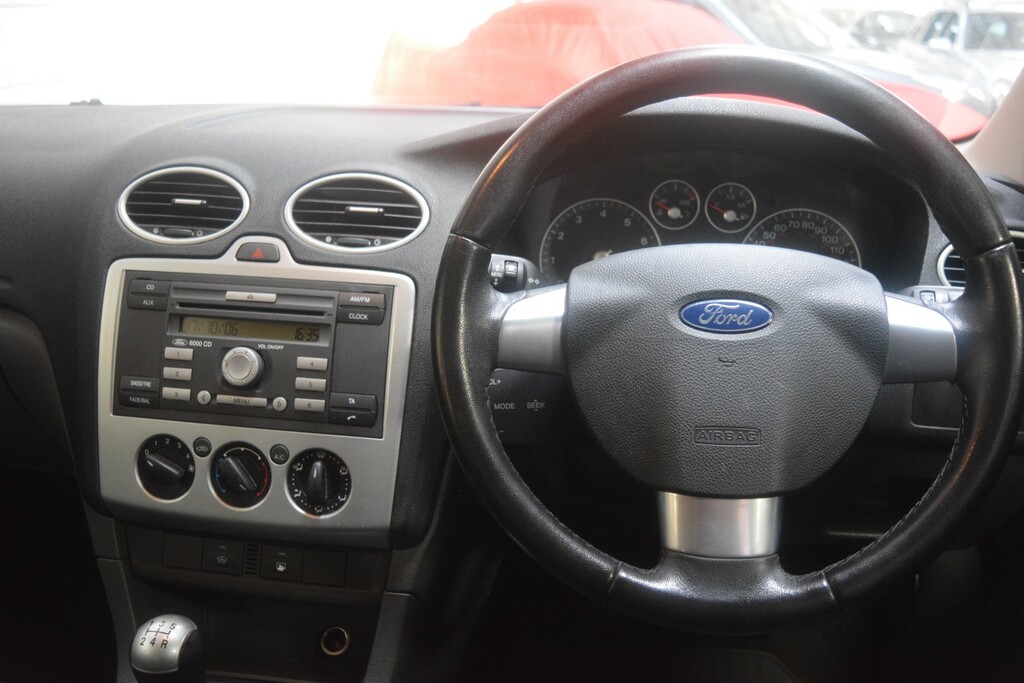 Ford Focus 1.6 Zetec Climate 100 Bhp YF56OOV #6