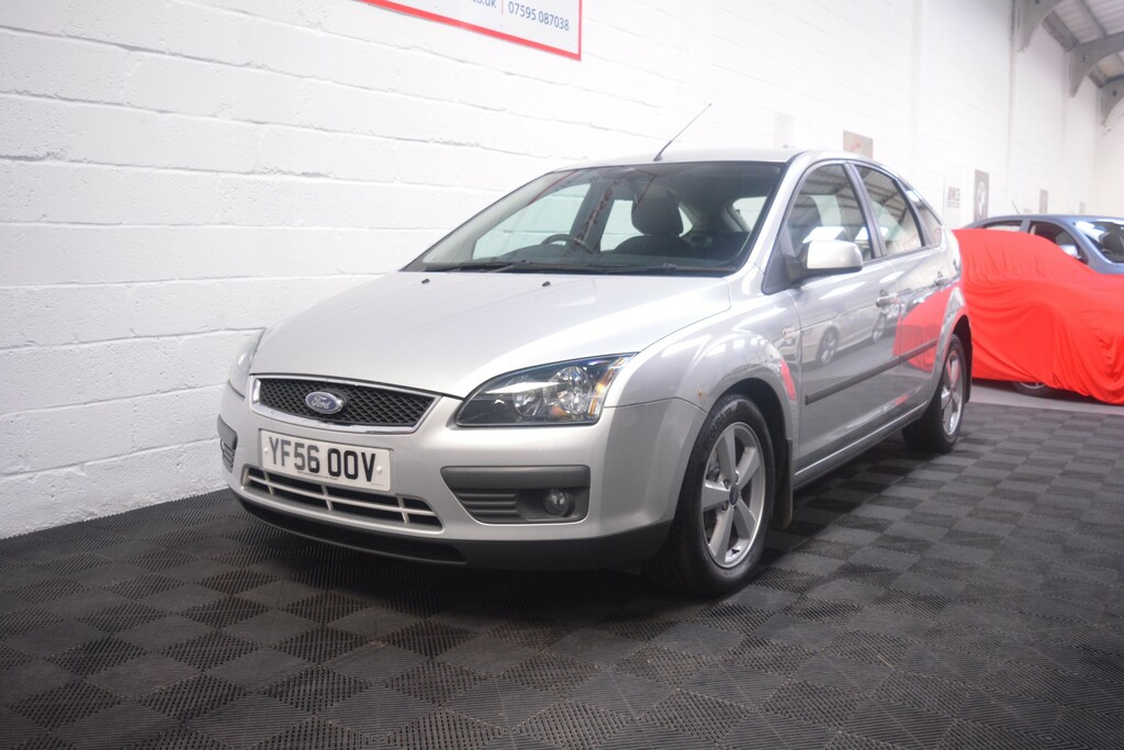 Ford Focus 1.6 Zetec Climate 100 Bhp YF56OOV #5