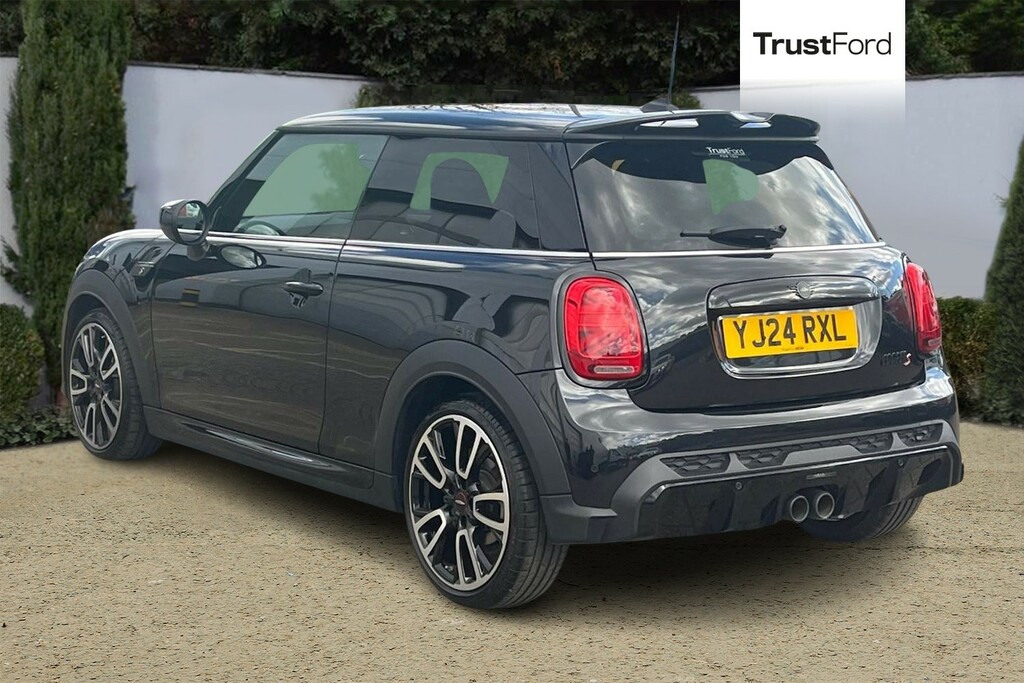 Mini Hatch 2.0 Cooper S Sport Hatchback Steptronic YJ24RXL Black #2