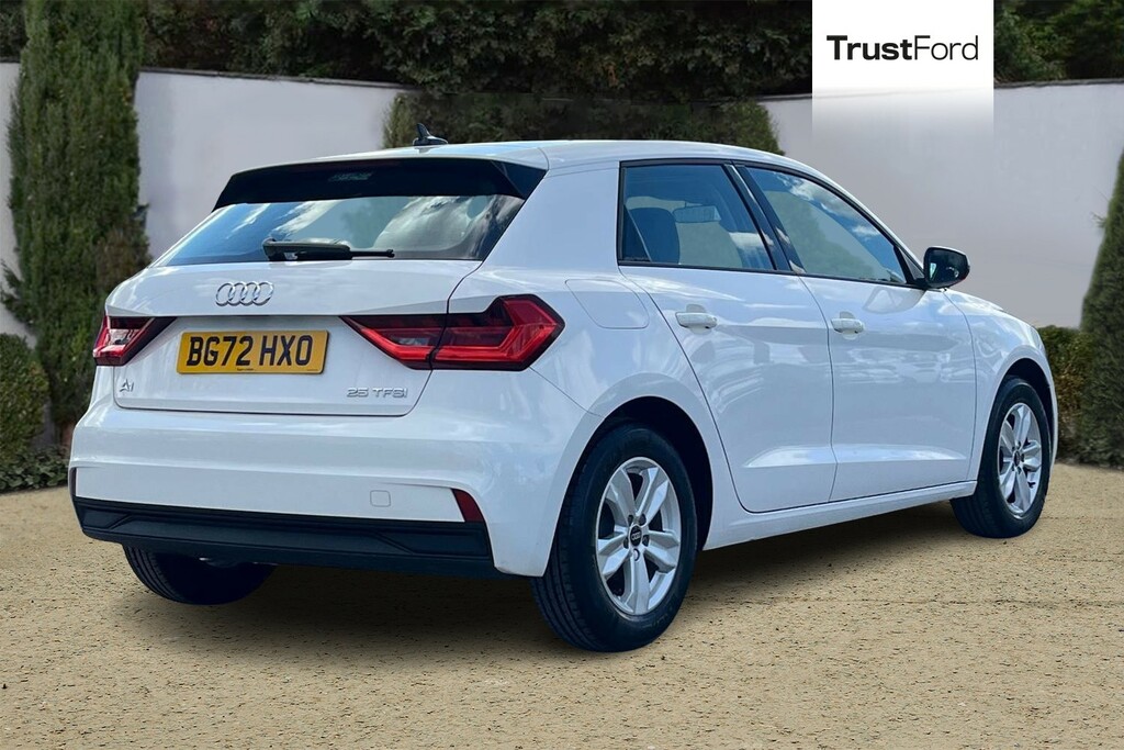 Audi A1 25 Tfsi Technik Bluetooth Usb Connection BG72HXO White #4