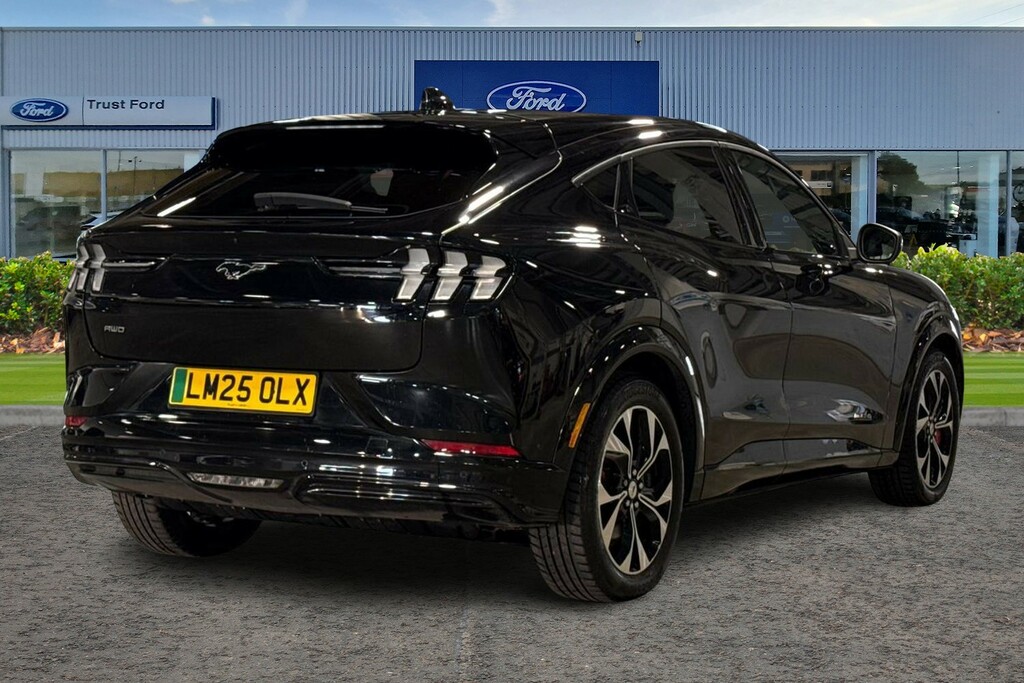 Ford Mustang Mach-E Extended Range 91Kwh Premium Suv LM25OLX Black #4