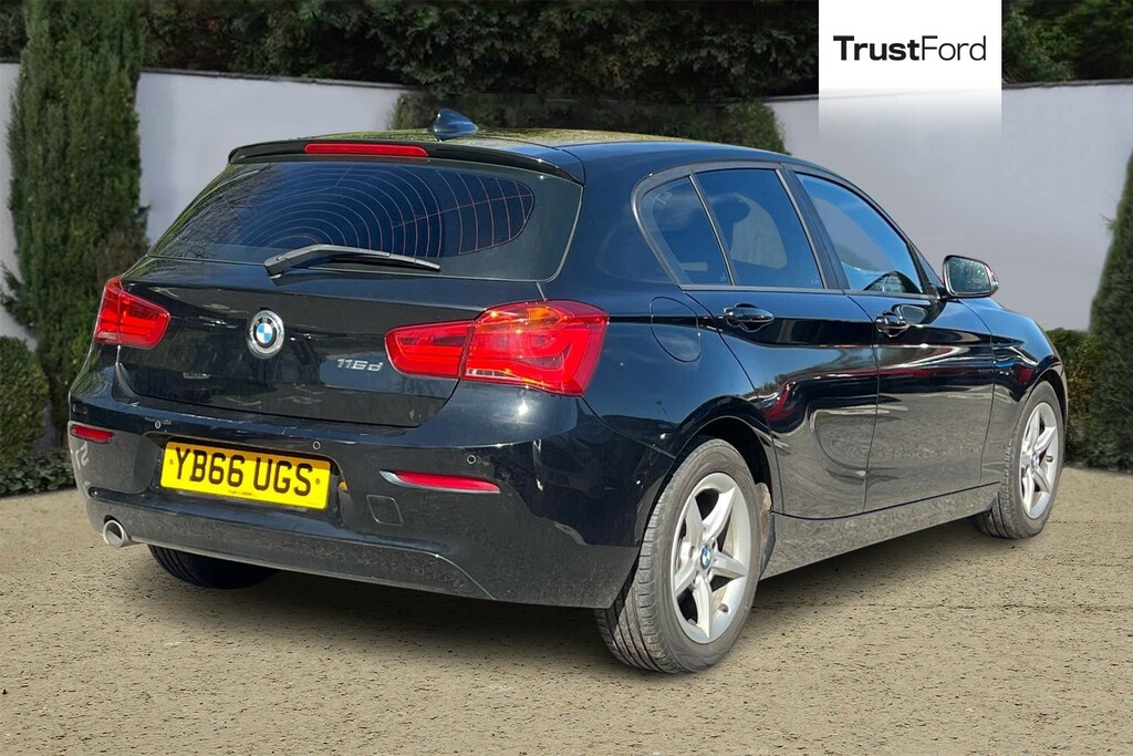 BMW 1 Series 116D Efficientdynamics Plus Genuine Low Miles YB66UGS Black #4