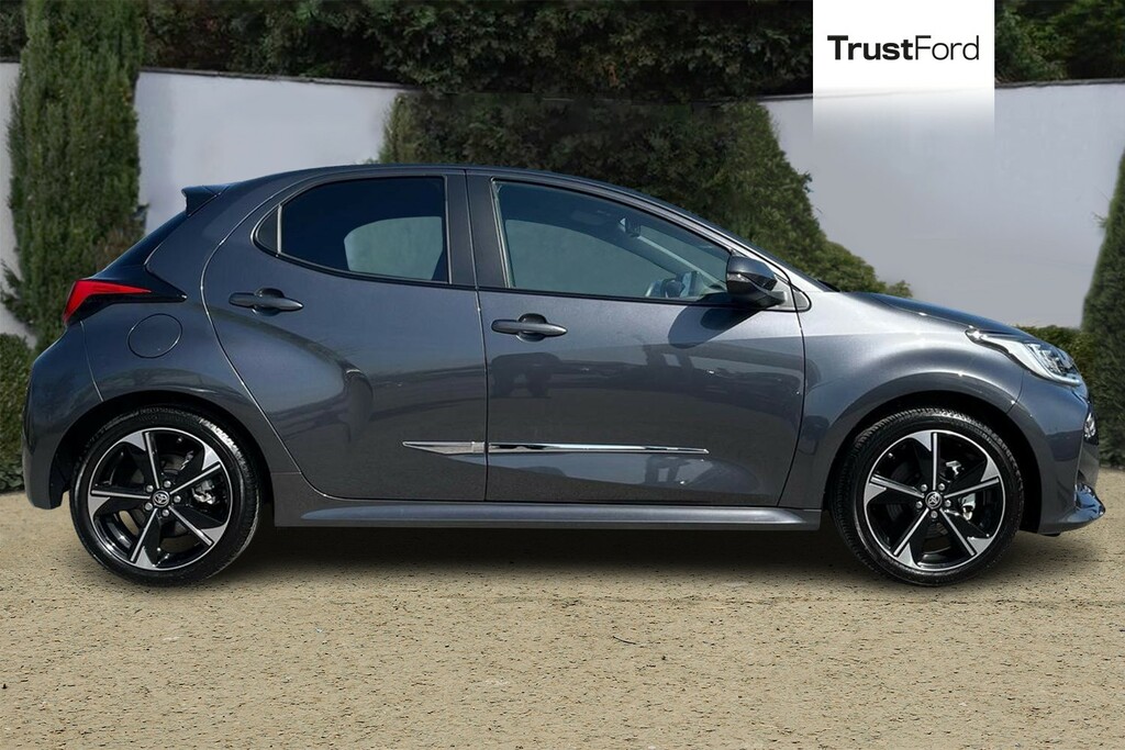 Toyota Yaris 1.5 Hybrid 130 Excel Cvt Wireless Charging EK25LUE Grey #3