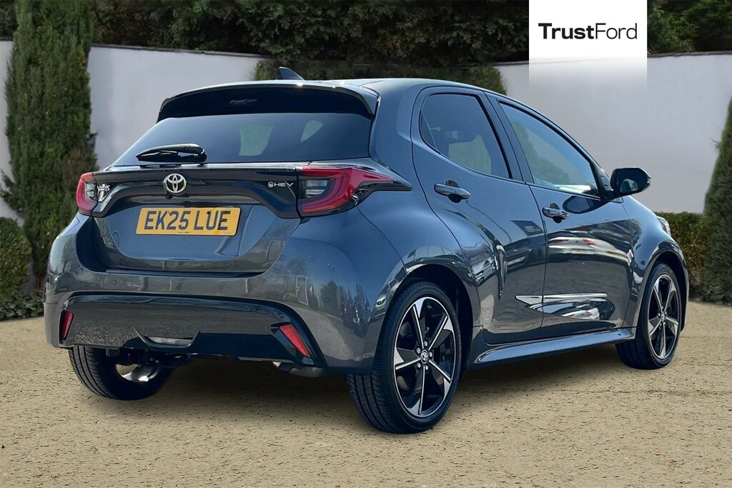 Toyota Yaris 1.5 Hybrid 130 Excel Cvt Wireless Charging EK25LUE Grey #4
