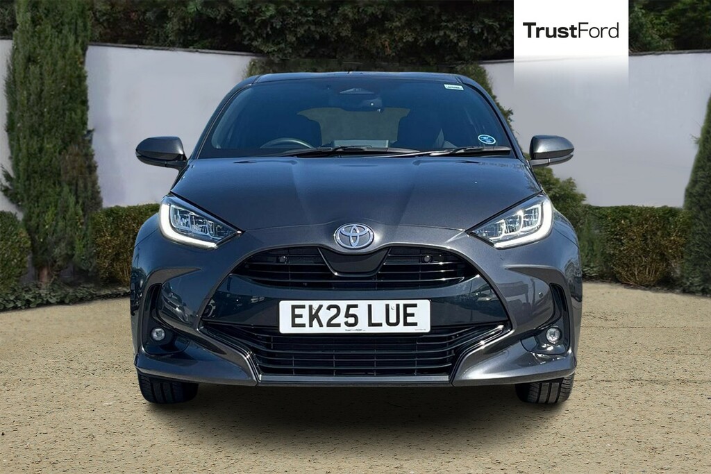Toyota Yaris 1.5 Hybrid 130 Excel Cvt Wireless Charging EK25LUE Grey #6