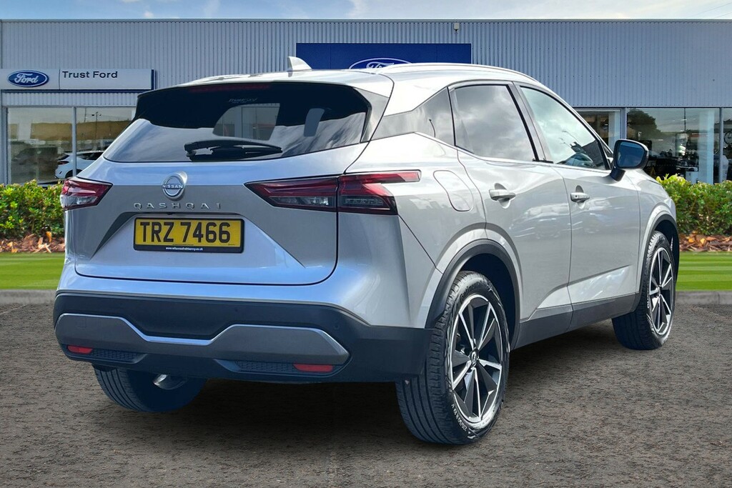 Nissan Qashqai 1.3 Dig-t Mh Tekna TRZ7466 Silver #4