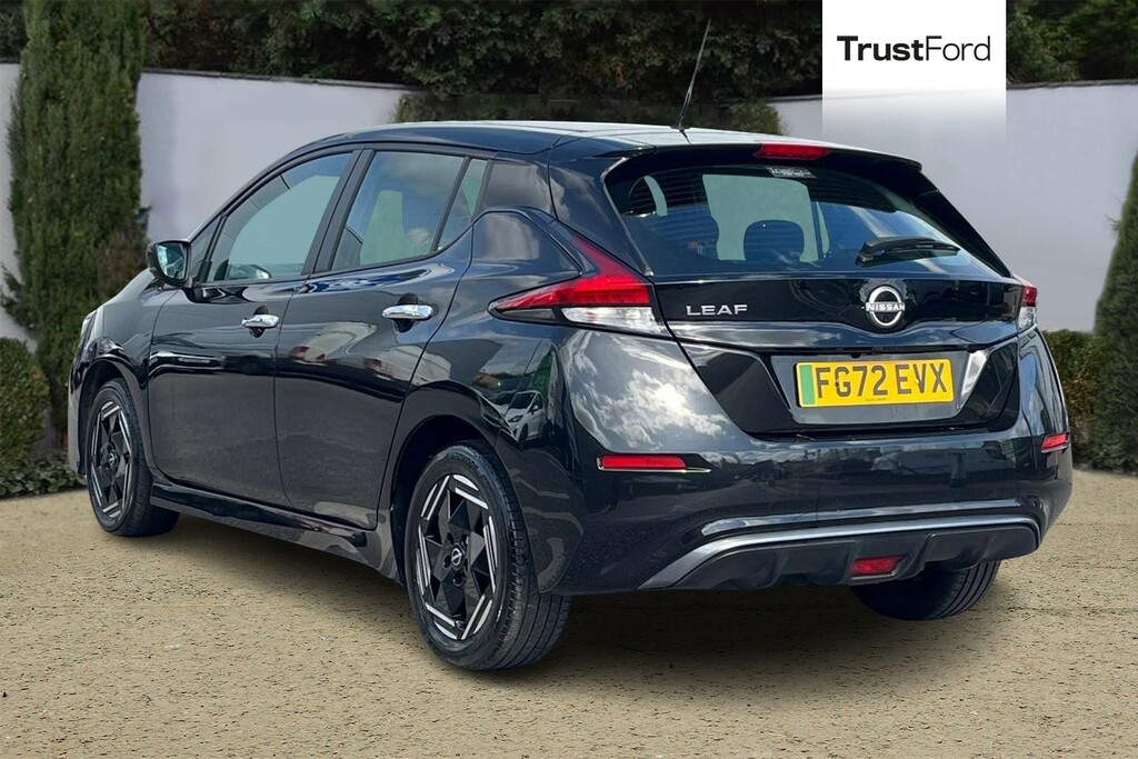 Nissan Leaf 39Kwh Acenta Hatchback 150 Ps FG72EVX Black #2