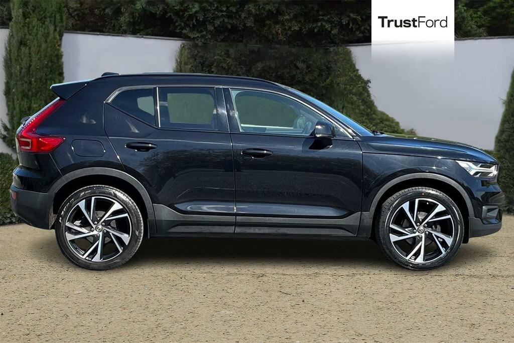 Volvo XC40 1.5 T3 163 R Design Pro NX70FGM Black #3