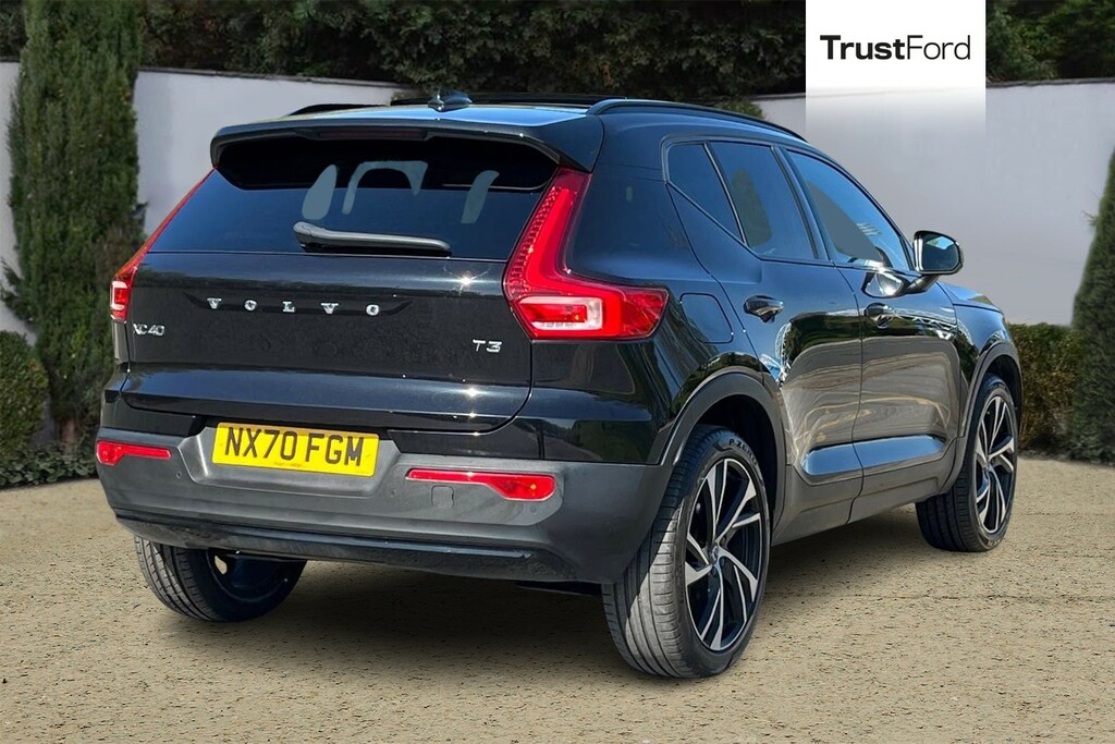 Volvo XC40 1.5 T3 163 R Design Pro NX70FGM Black #4