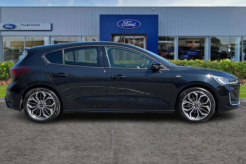 Ford Focus 1.0 Ecoboost Hybrid Mhev 155 St-line Vignale YE72MZD Black #3
