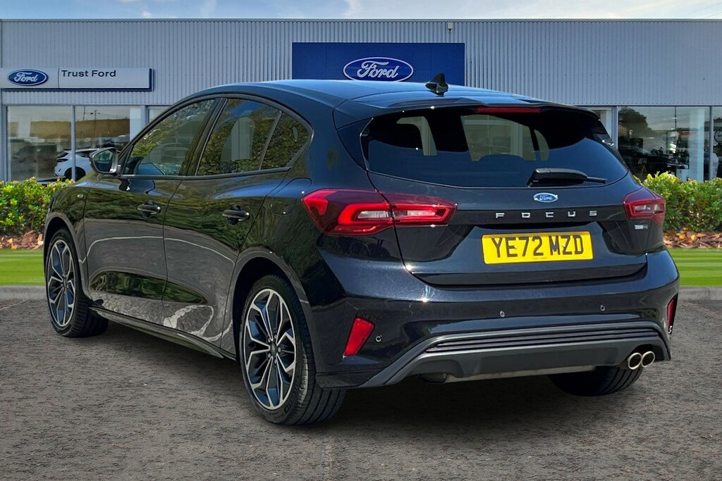 Ford Focus 1.0 Ecoboost Hybrid Mhev 155 St-line Vignale YE72MZD Black #2