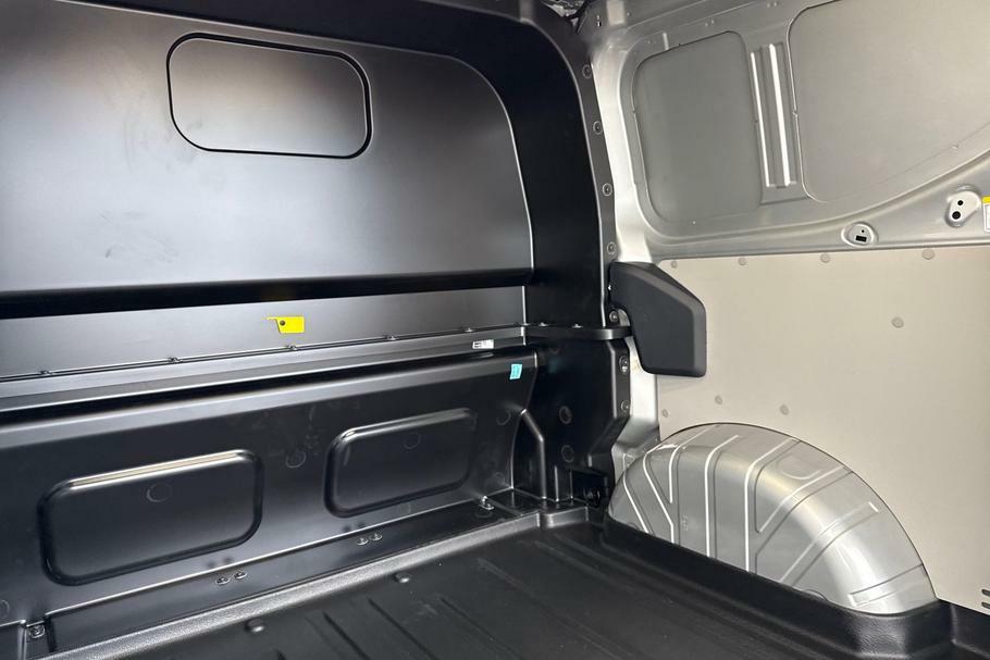 Ford Transit Custom 320 Sport L1 Swb Double Cab In Van Fwd 2.5 Ph SG75AVV Silver #4